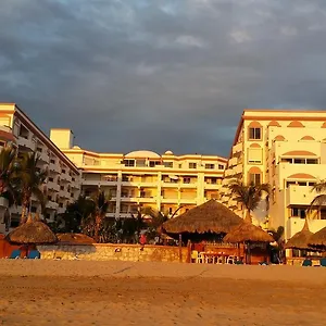 https://maz4you-beachfront-condo.mazatlan-hotels.com